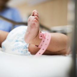 newborn baby breastfeeding help