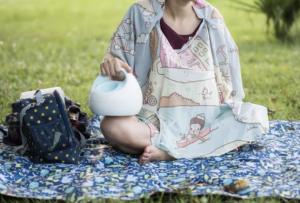 breastfeeding summertime in public